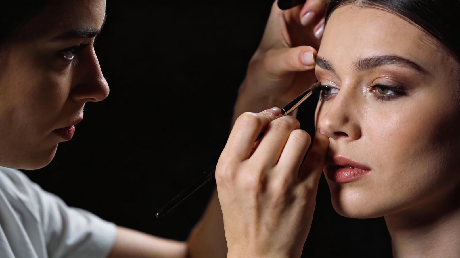 Dribbble Alternative: Why Makeup Artists Choose Portfoliobox